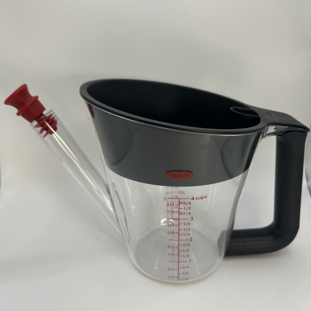 OXO Good Grips 4 Cup 32 Oz Gravy Fat Separator w/ Strainer Measurer & Stopper